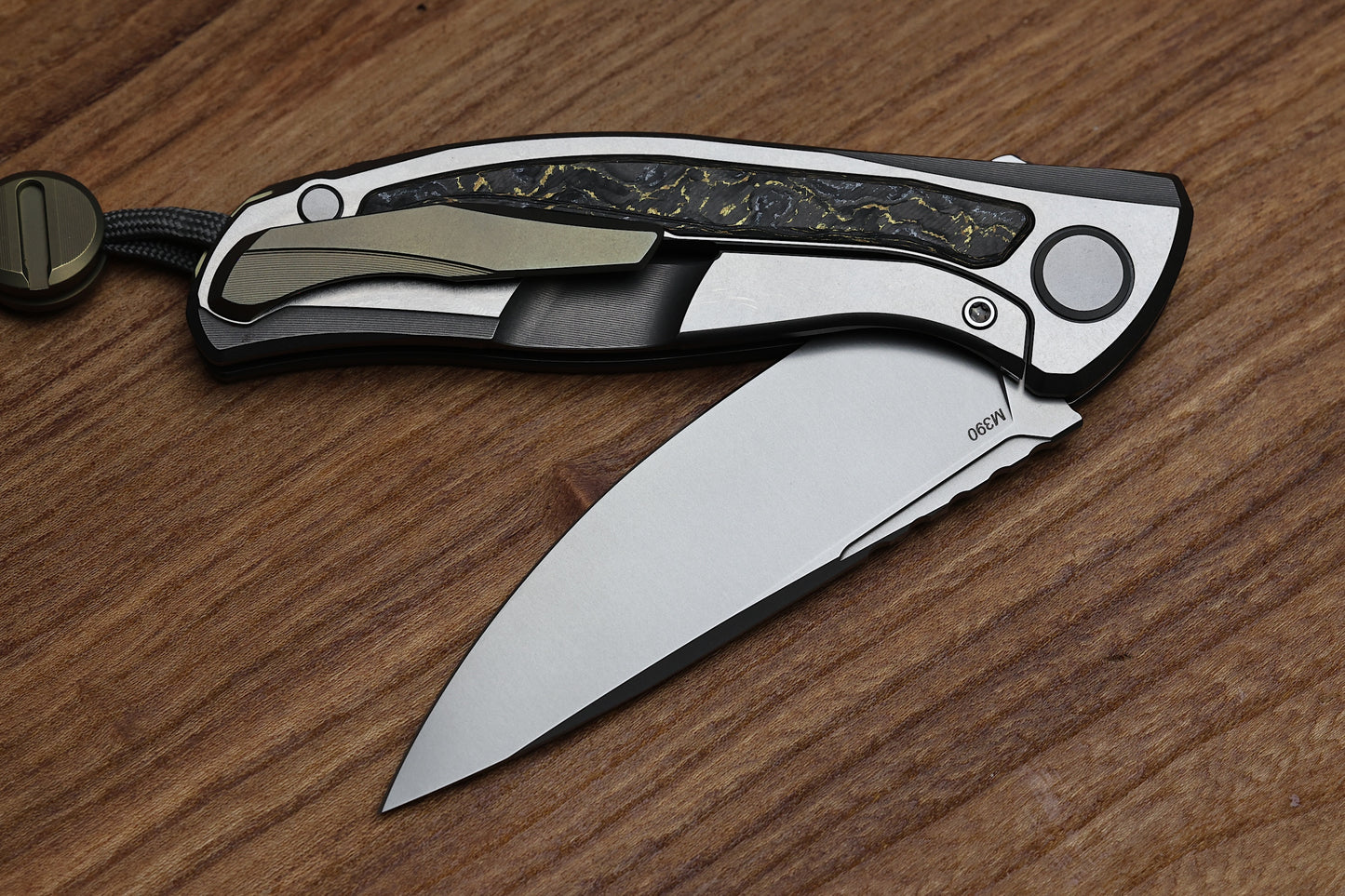 SHIROGOROV F95NL GEN 5 - BLADE SHOW EXCLUSIVE 2024 - M390 BLADE - TITANIUM HANDLE - GOLDEN SPARK TECHNOCARBO INLAYS - MRBS