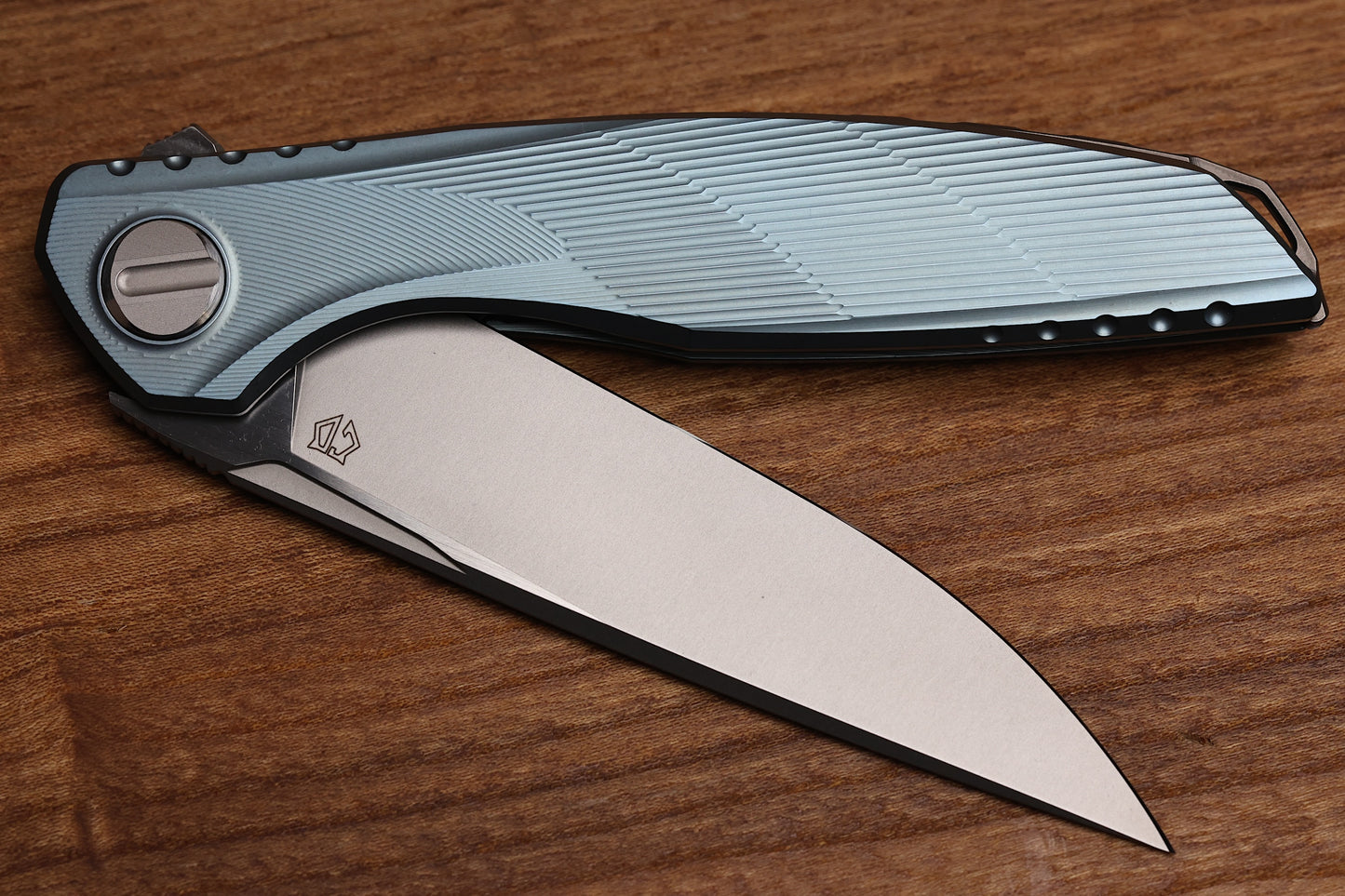 SHIROGOROV CUSTOM DIVISION ASTRUM- TITANIUM - MAGNCACUT BLADE - SRRBS