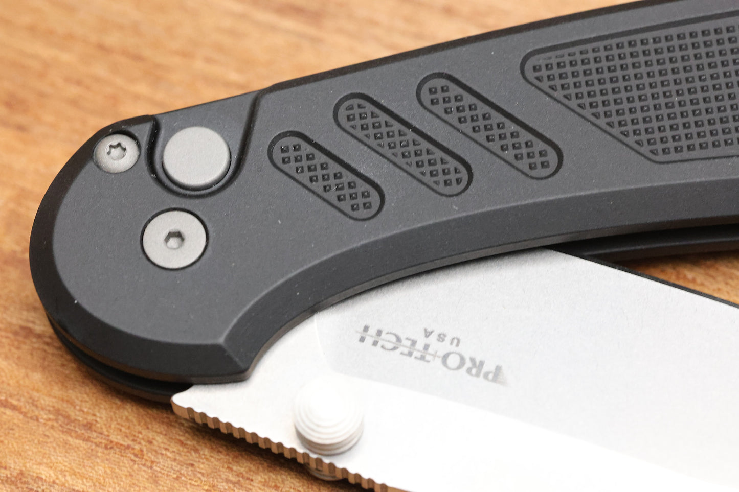 PRO-TECH PEACE NEIGHBOR AVALON BUTTON LOCK STONEWASHED MAGNACUT DROP POINT