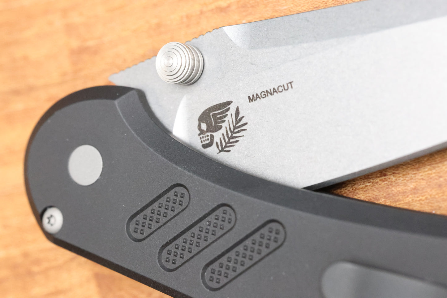 PRO-TECH PEACE NEIGHBOR AVALON BUTTON LOCK STONEWASHED MAGNACUT DROP POINT