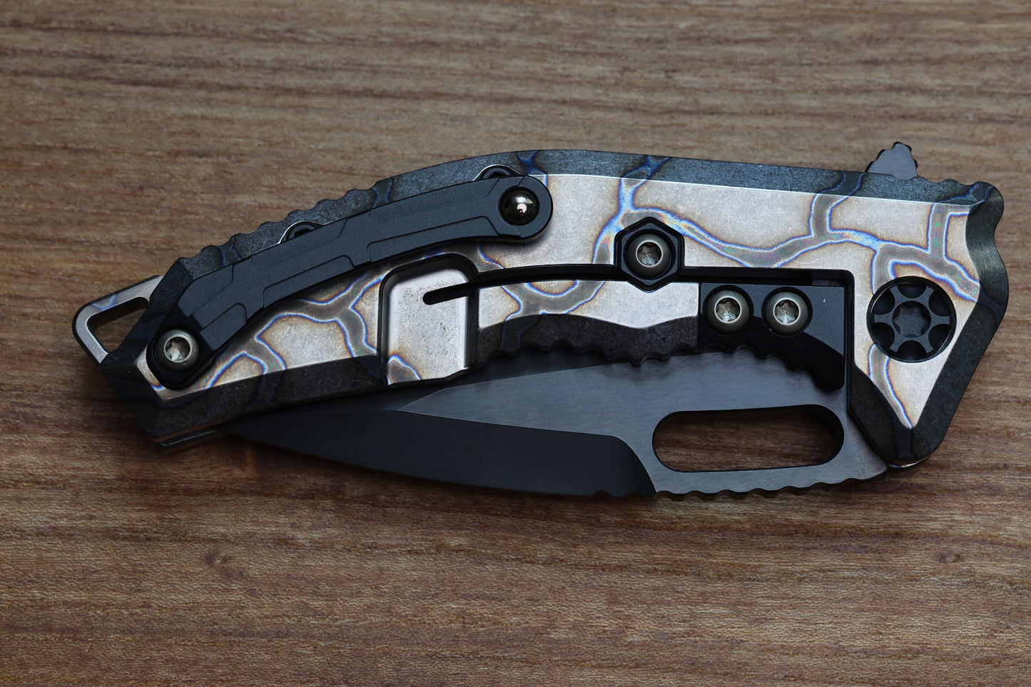 HERETIC KNIVES MEDUSA MANUAL FLAMED TITANIUM & DLC MAGNACUT H009-6A-FTI