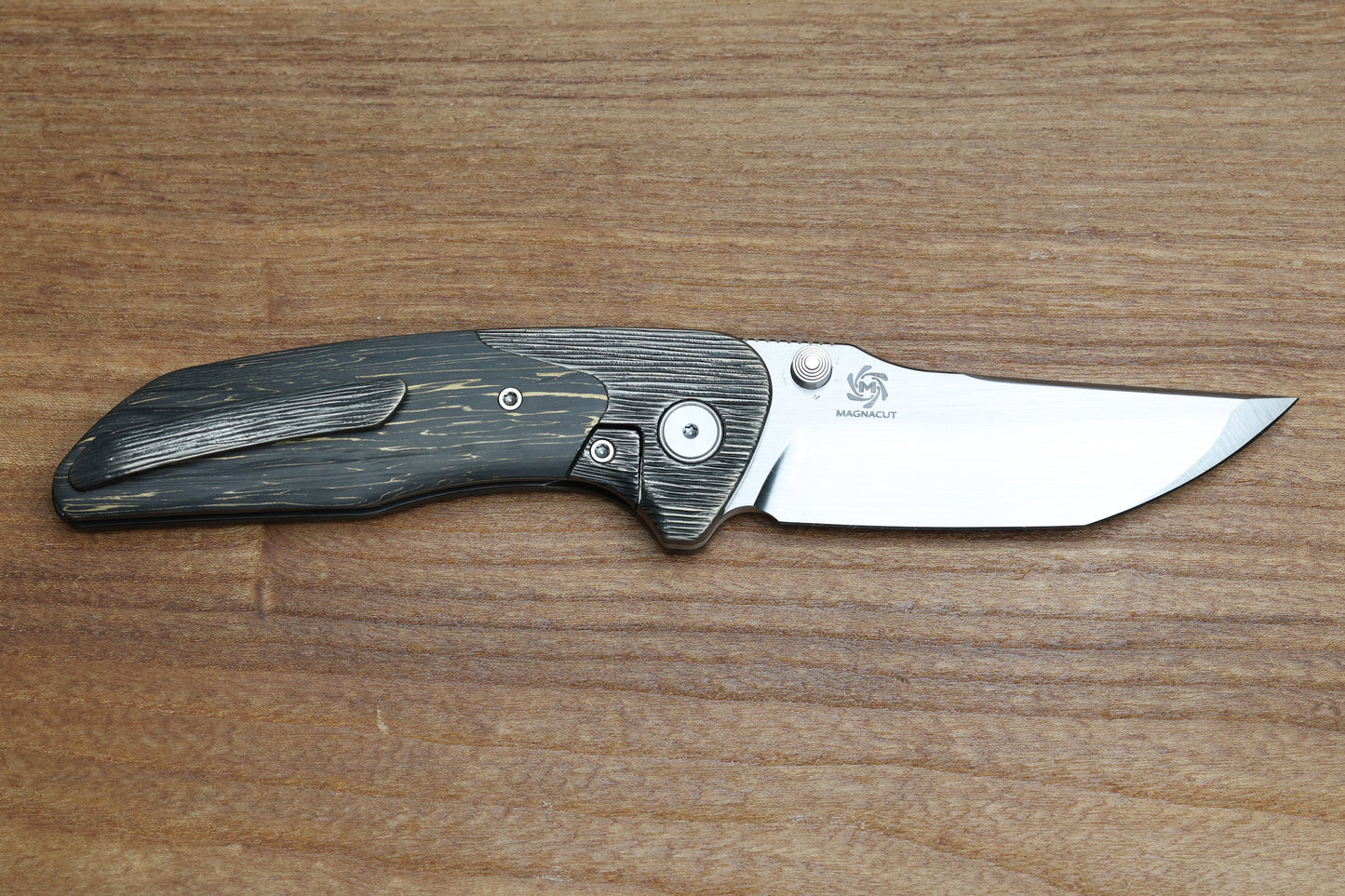 MECHFORCE & BARKER KNIVES COLLAB HOKKAIDO W/ TREE BARK TITANIUM & CF LIGHTNING FAT CARBON HANDLE & MAGNACUT