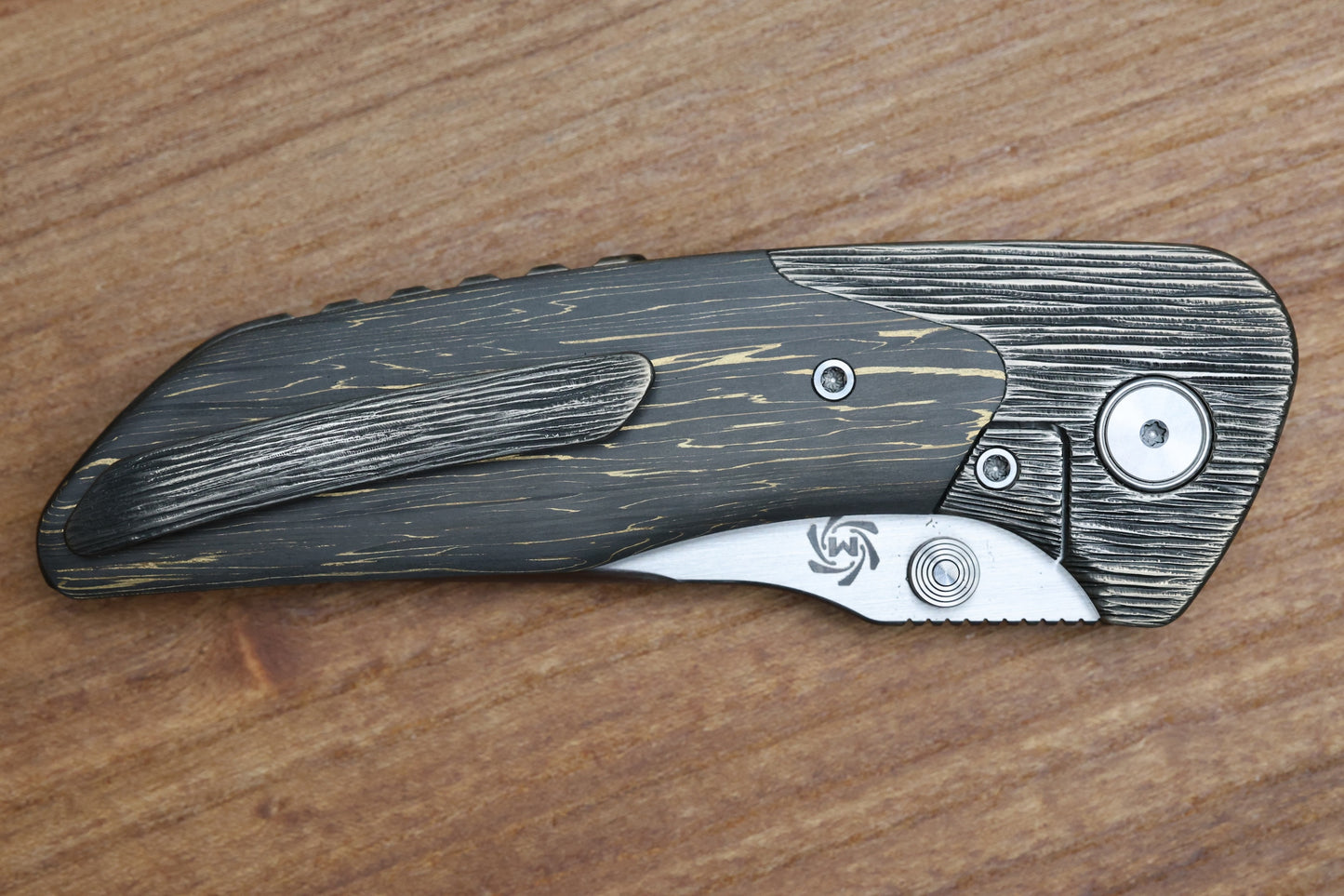 MECHFORCE & BARKER KNIVES COLLAB HOKKAIDO W/ TREE BARK TITANIUM & CF LIGHTNING FAT CARBON HANDLE & MAGNACUT