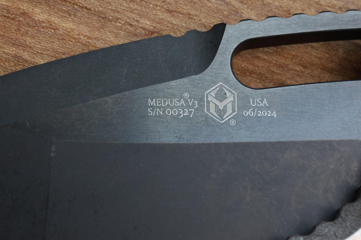 HERETIC KNIVES MEDUSA MANUAL FLAMED TITANIUM & DLC MAGNACUT H009-6A-FTI