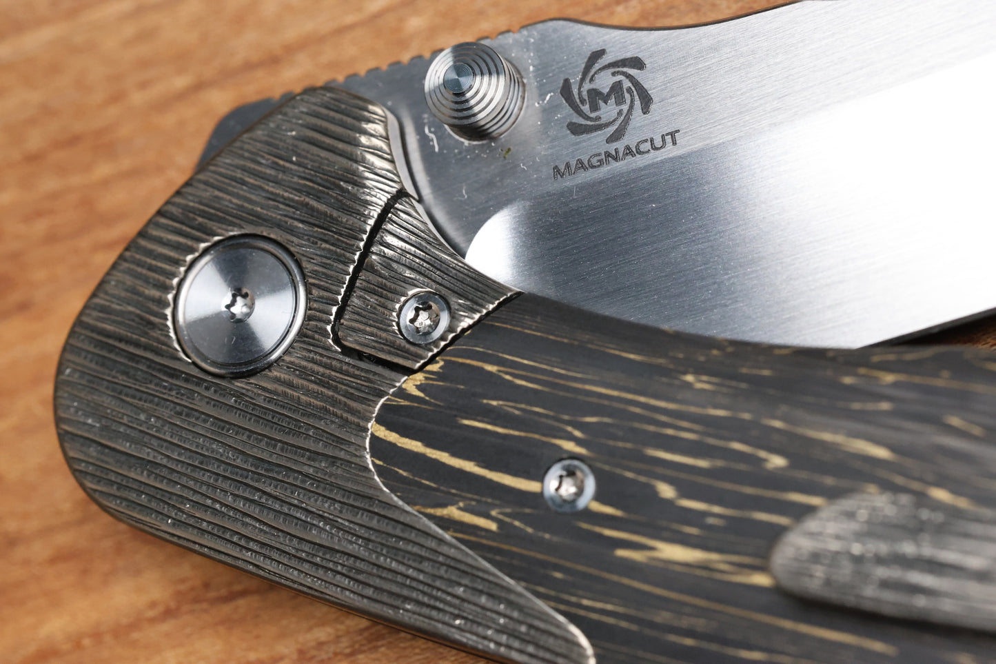 MECHFORCE & BARKER KNIVES COLLAB HOKKAIDO W/ TREE BARK TITANIUM & CF LIGHTNING FAT CARBON HANDLE & MAGNACUT