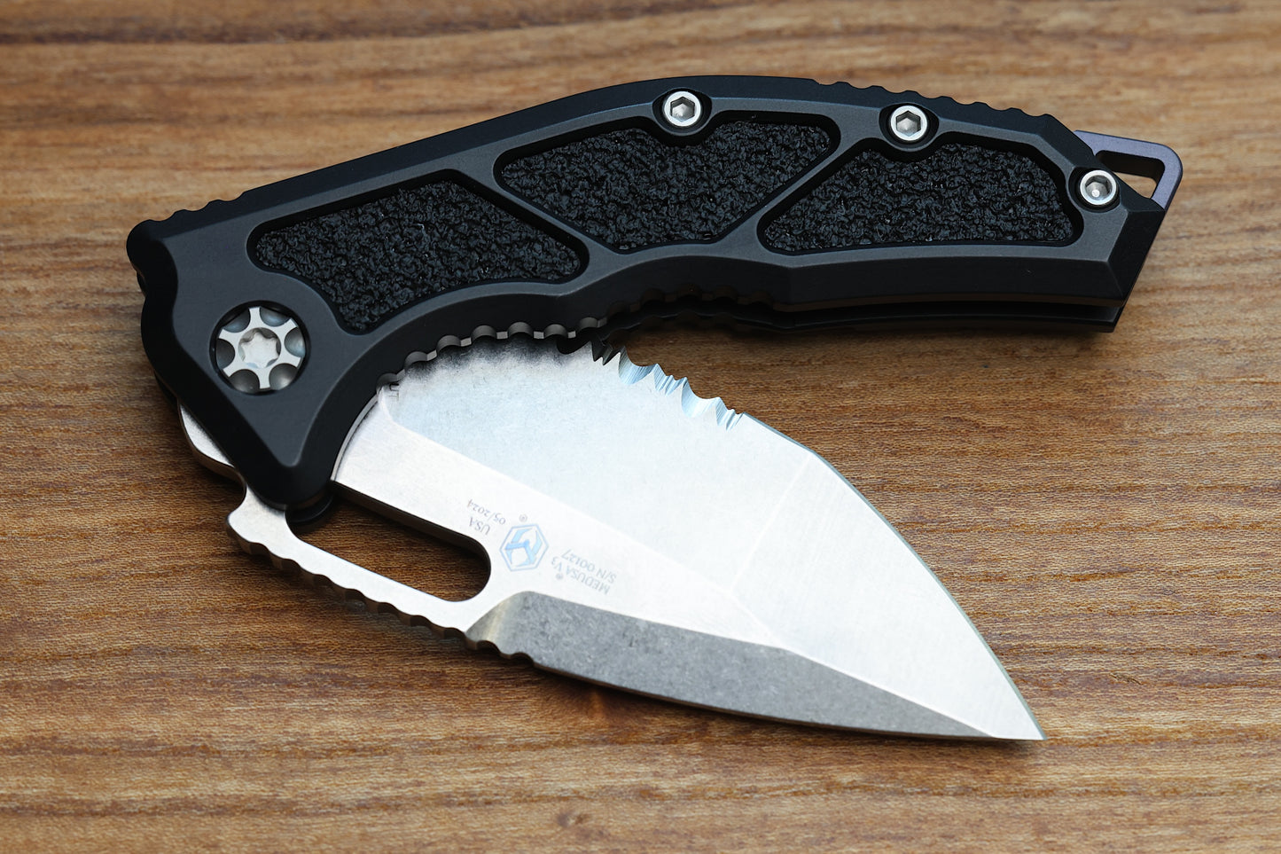 HERETIC KNIVES MEDUSA MANUAL BLACK ALUMINUM FRAME LOCK W/ GRIP INLAYS & STONEWASH PARTIAL SERRATED MAGNACUT H009-2B