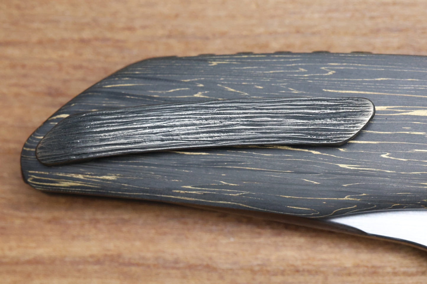 MECHFORCE & BARKER KNIVES COLLAB HOKKAIDO W/ TREE BARK TITANIUM & CF LIGHTNING FAT CARBON HANDLE & MAGNACUT