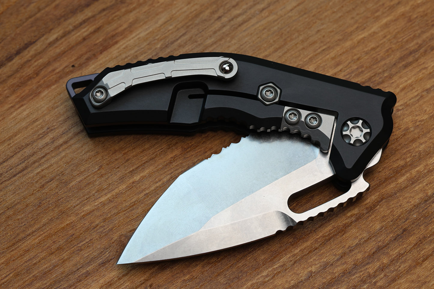 HERETIC KNIVES MEDUSA MANUAL BLACK ALUMINUM FRAME LOCK W/ GRIP INLAYS & STONEWASH PARTIAL SERRATED MAGNACUT H009-2B