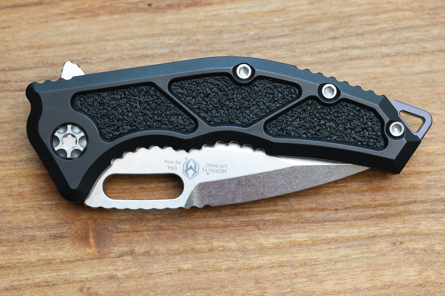 HERETIC KNIVES MEDUSA MANUAL BLACK ALUMINUM FRAME LOCK W/ GRIP INLAYS & STONEWASH PARTIAL SERRATED MAGNACUT H009-2B