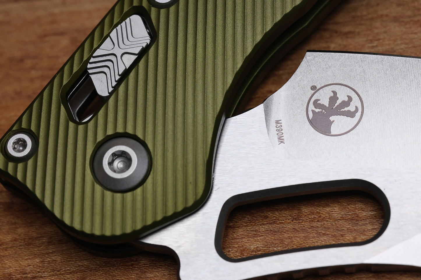 MICROTECH KNIVES MANUAL STITCH RAM LOK FLUTED OD GREEN ALUMINUM STONEWASH STANDARD & M390MK 169RL-10 FLOD