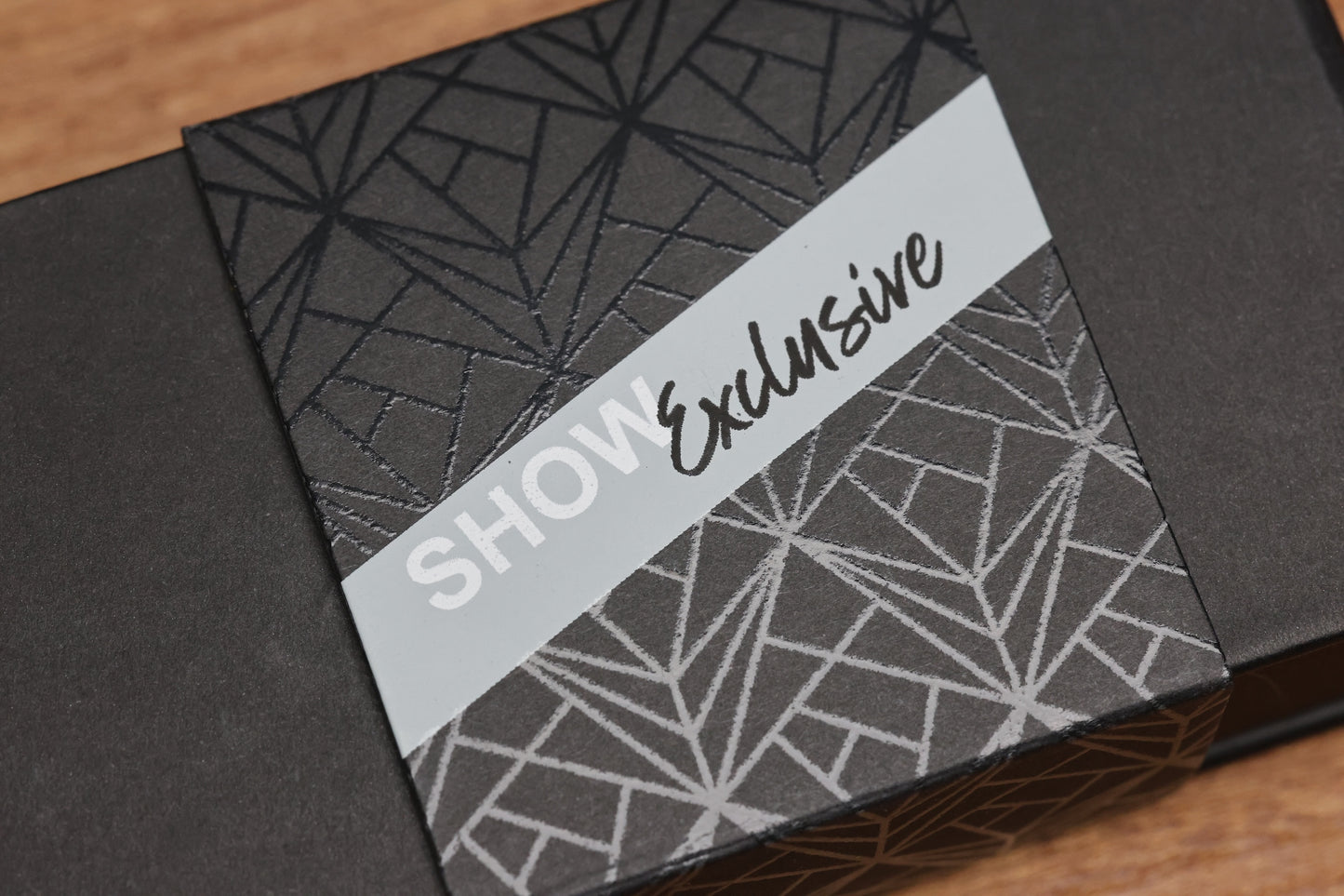 PRO-TECH MALIBU BUTTON LOCK DRAGON SCALES 3.3" DLC REVERSE TANTO SHOT SHOW 2026