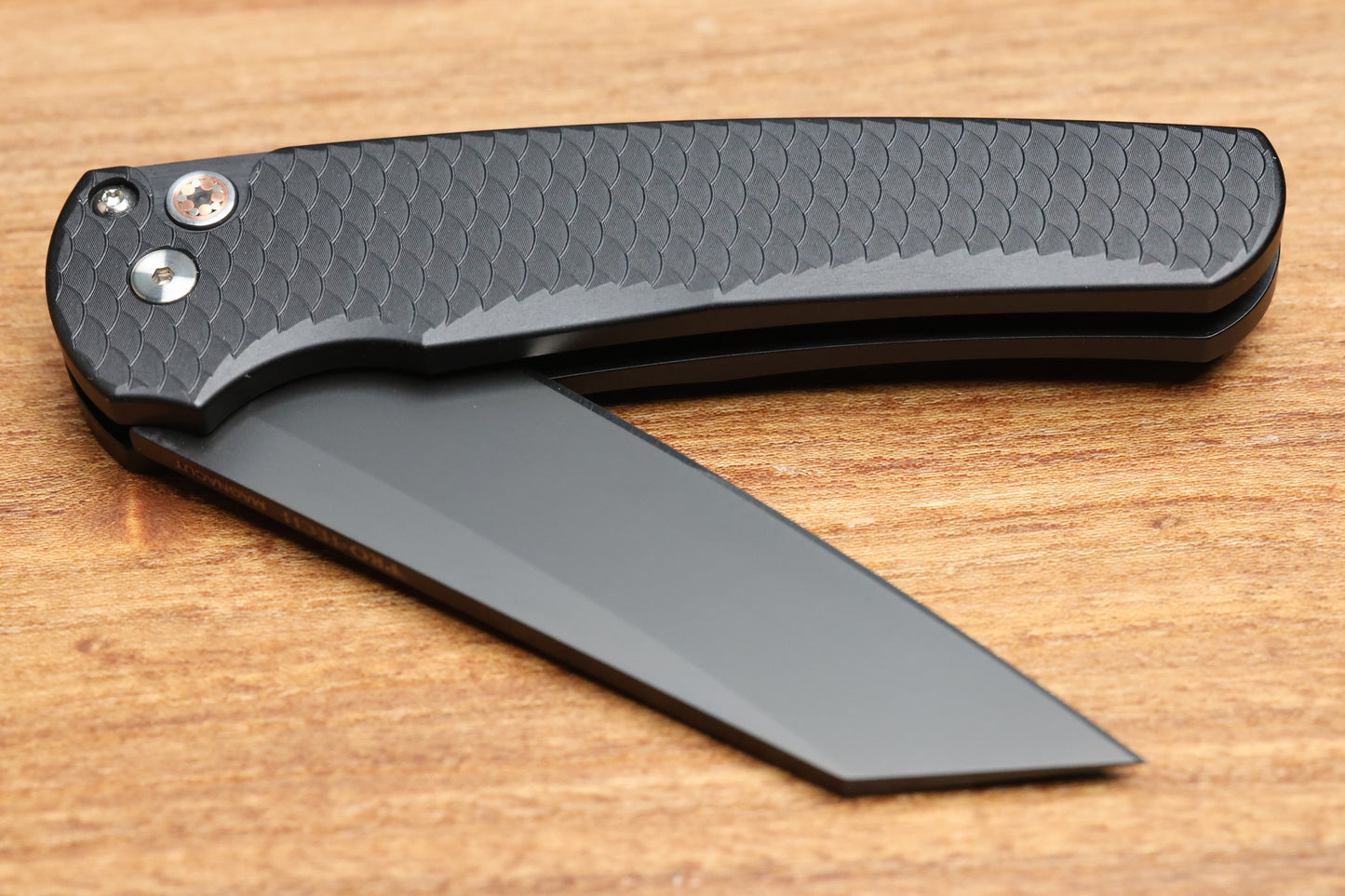 PRO-TECH MALIBU BUTTON LOCK DRAGON SCALES 3.3" DLC REVERSE TANTO SHOT SHOW 2026