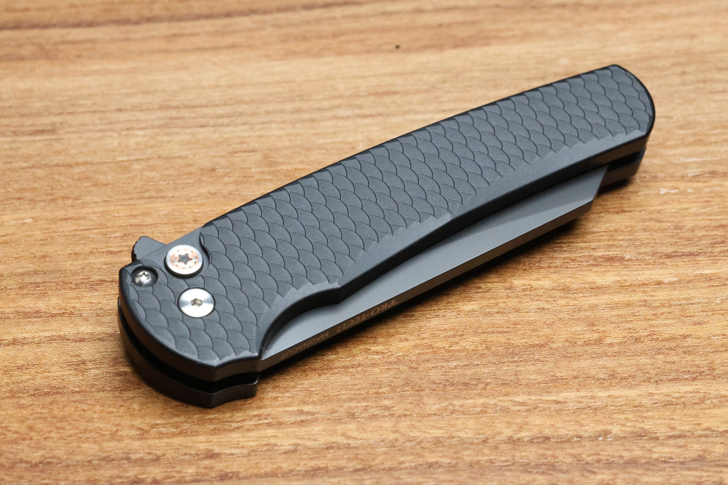 PRO-TECH MALIBU BUTTON LOCK DRAGON SCALES 3.3" DLC REVERSE TANTO SHOT SHOW 2026