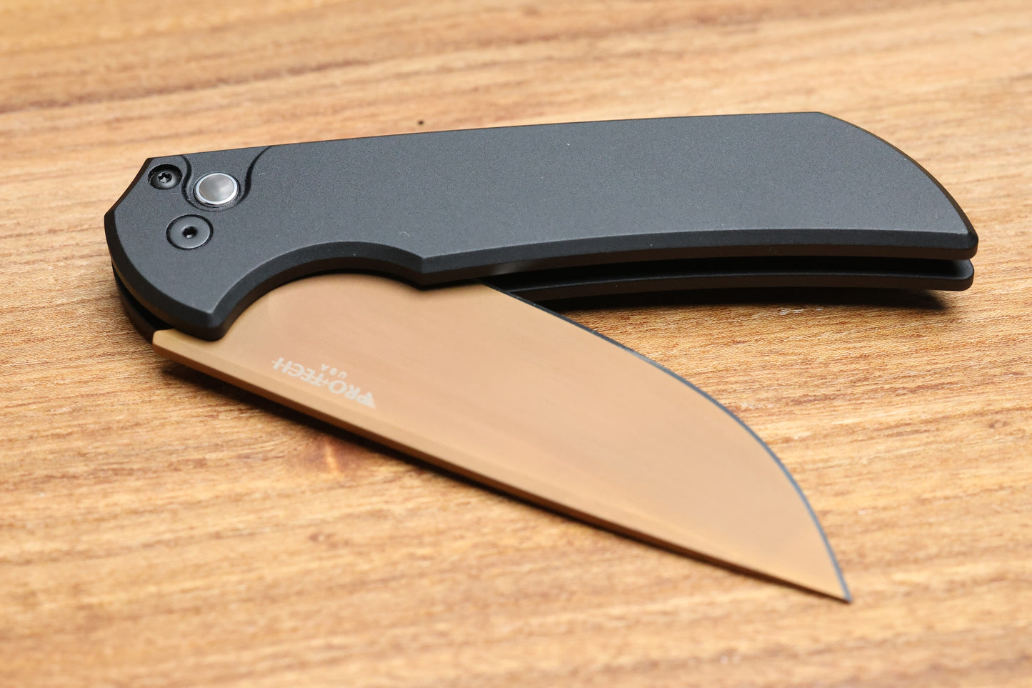 PRO-TECH MORDAX BUTTON LOCK 3.5" TAN PVD SHOT SHOW 2026