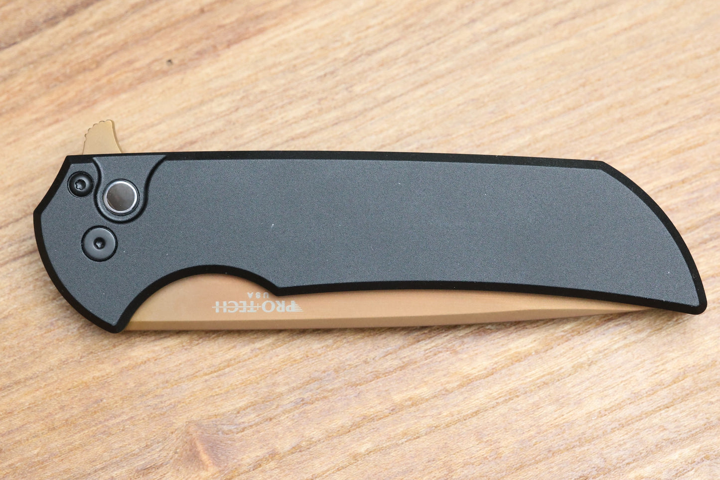 PRO-TECH MORDAX BUTTON LOCK 3.5" TAN PVD SHOT SHOW 2026