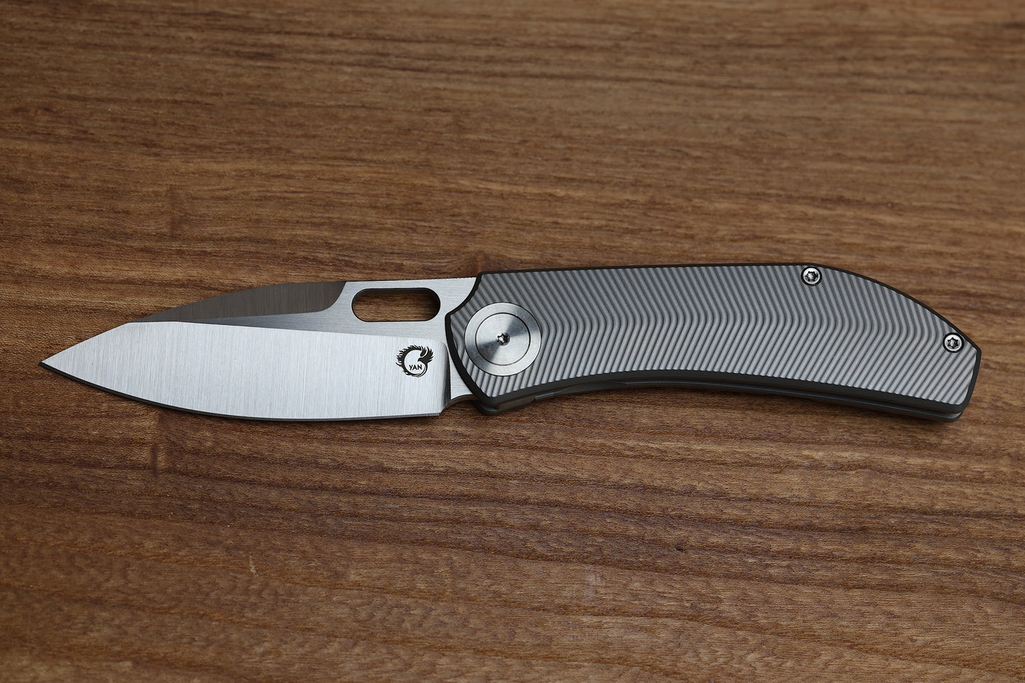 YAN’S CHEVRON- FULL TITANIUM FRONT FLIPPER WITH THUMB HOLE