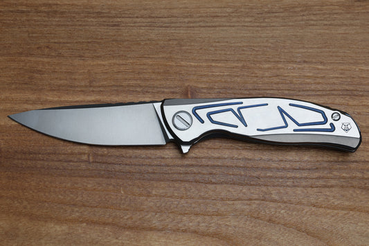 SHIROGOROV F95 BRACES - S90V BLADE - TITANIUM HANDLE - BLUE ACCENTS - WASHERS