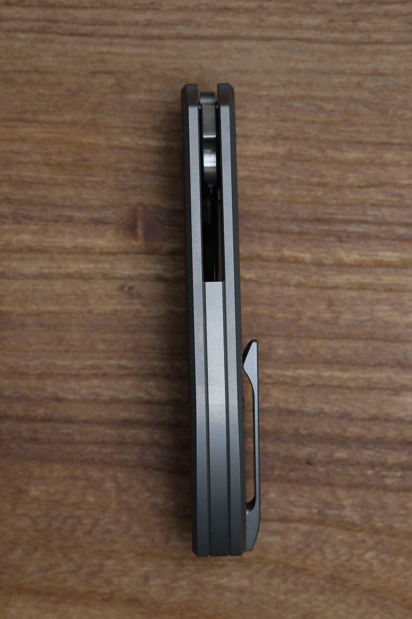 YAN’S CHEVRON- FULL TITANIUM FRONT FLIPPER WITH THUMB HOLE