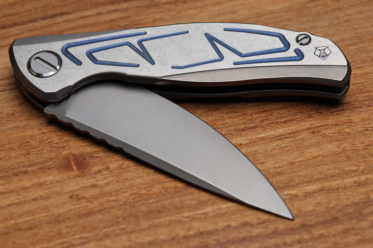 SHIROGOROV F95 BRACES - S90V BLADE - TITANIUM HANDLE - BLUE ACCENTS - WASHERS