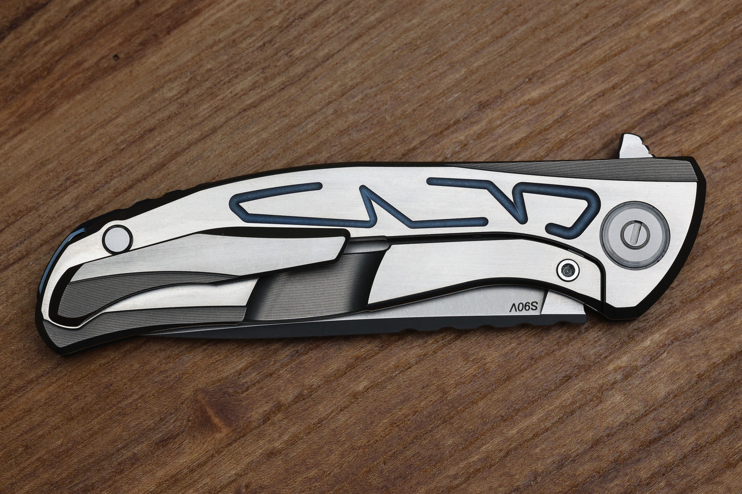 SHIROGOROV F95 BRACES - S90V BLADE - TITANIUM HANDLE - BLUE ACCENTS - WASHERS