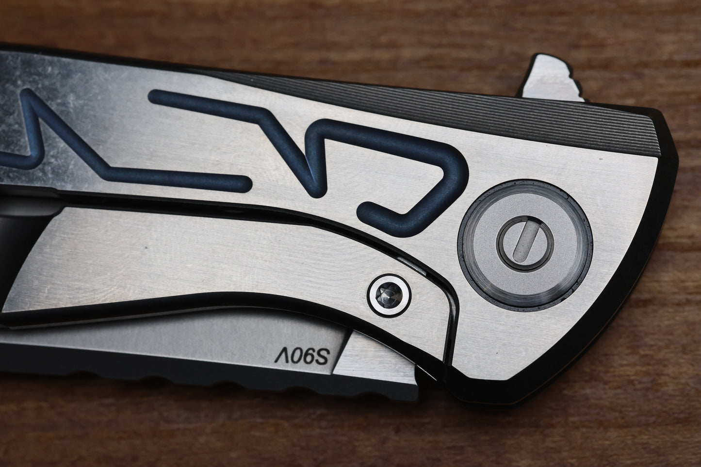 SHIROGOROV F95 BRACES - S90V BLADE - TITANIUM HANDLE - BLUE ACCENTS - WASHERS