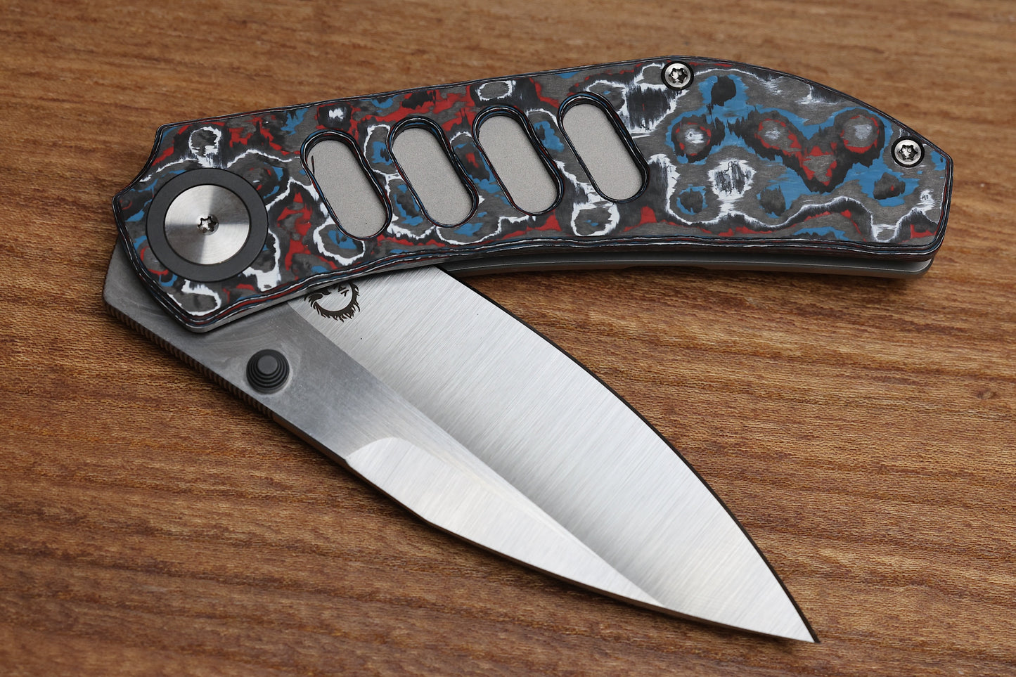 YAN’S CHEVRON- TITANIUM FRONT FLIPPER WITH NEBULA CF THUMB STUD