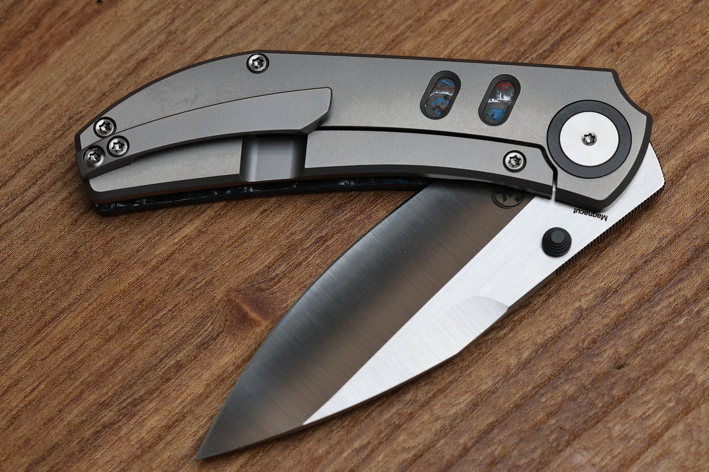 YAN’S CHEVRON- TITANIUM FRONT FLIPPER WITH NEBULA CF THUMB STUD