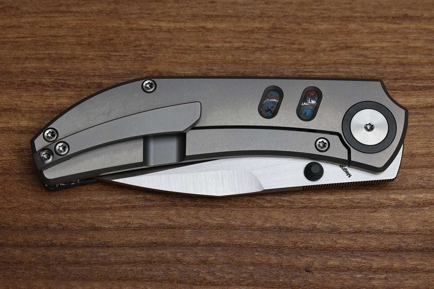 YAN’S CHEVRON- TITANIUM FRONT FLIPPER WITH NEBULA CF THUMB STUD