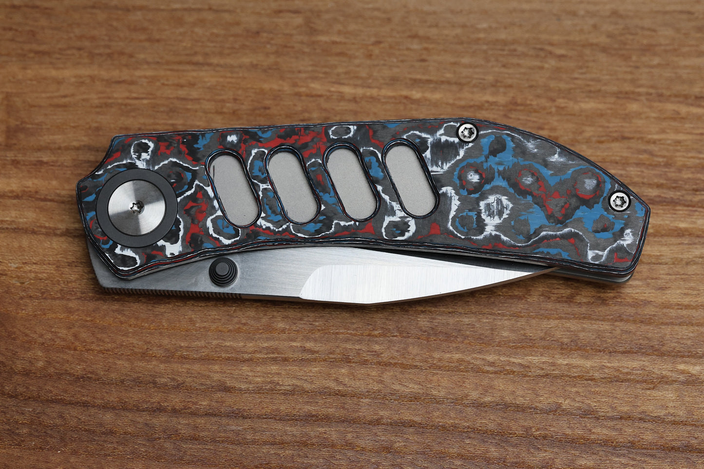 YAN’S CHEVRON- TITANIUM FRONT FLIPPER WITH NEBULA CF THUMB STUD