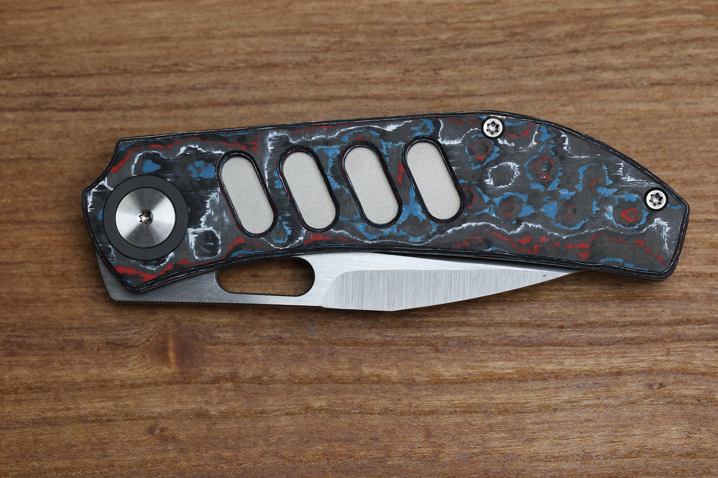 YAN’S CHEVRON- TITANIUM FRONT FLIPPER WITH NEBULA CF THUMB HOLE