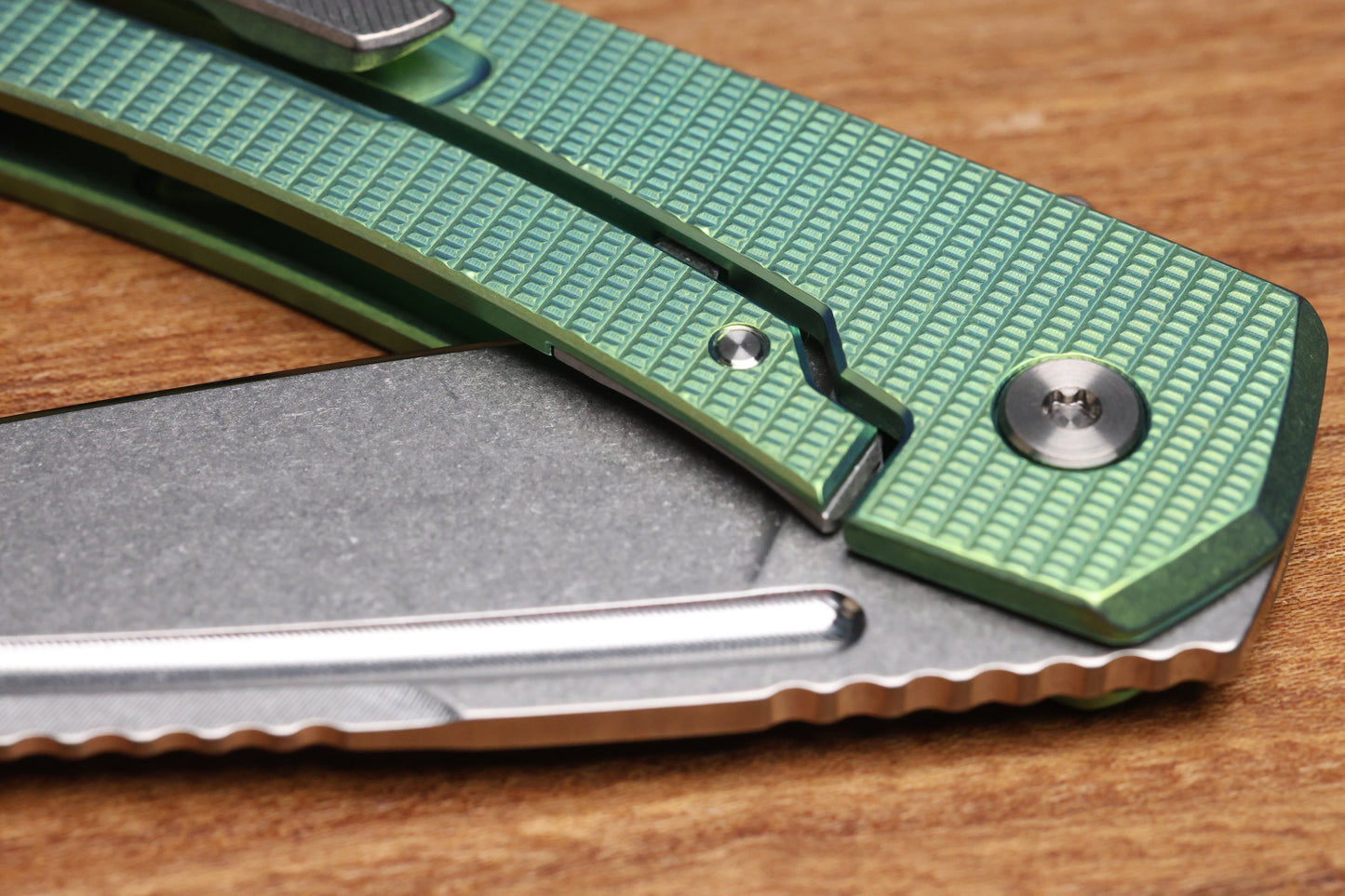 MACHINEWISE MOJAVE #1481 GREEN ANO GRENADE TEXTURE AND S90V BLADE