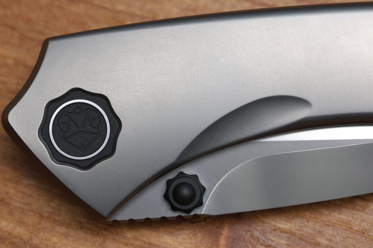 POIKILO BLADE EDC SERIES TUNA-S2 TITANIUM INSET LOCK FOLDER 3.4" PEARLESCENT M398