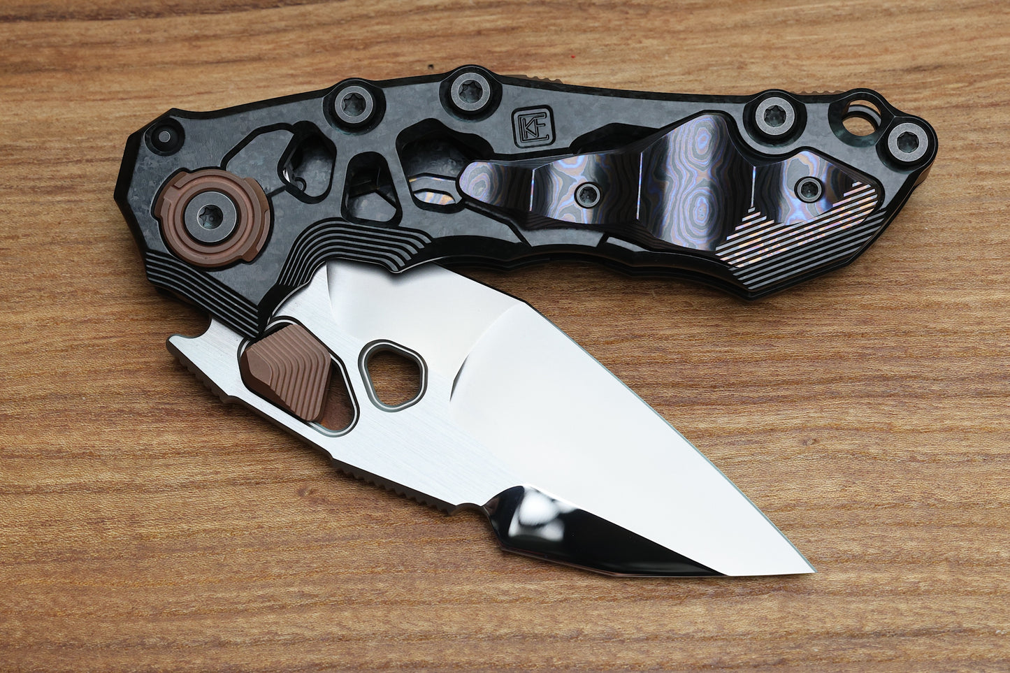 CUSTOM KNIFE FACTORY TRAKTOR CRYSTAL TI/ZIRCUTI/COPPER & TRI-TONE M390