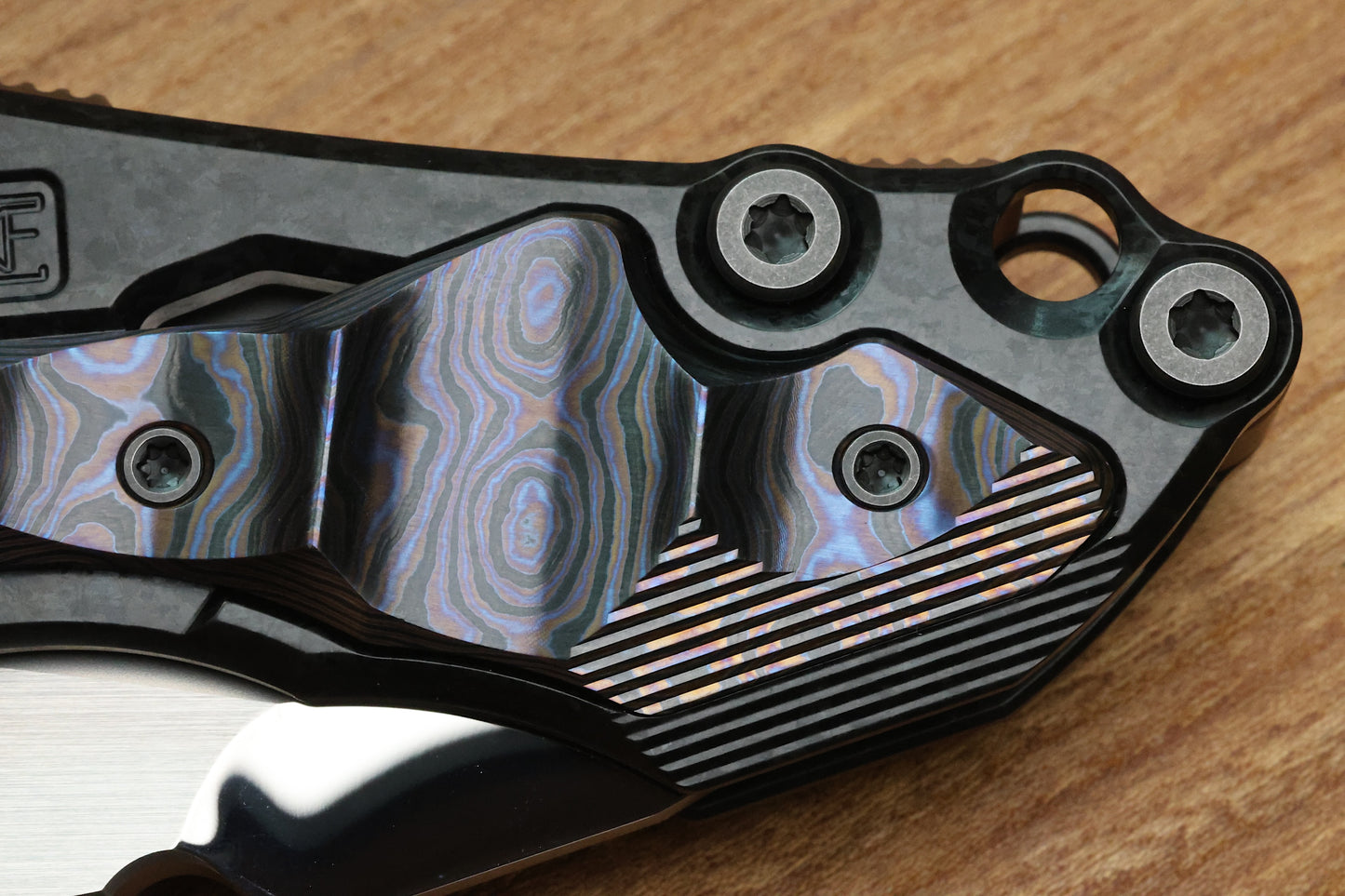 CUSTOM KNIFE FACTORY TRAKTOR CRYSTAL TI/ZIRCUTI/COPPER & TRI-TONE M390