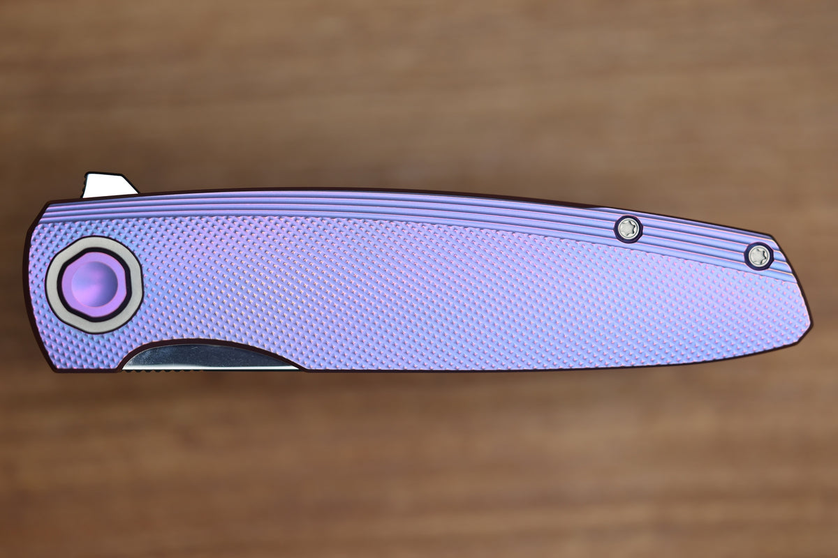 HOLT BLADEWORKS OUTLAW W/TITANIUM CHECKERED BURNISHED HANDLES & BOHLER NEAR MIRROR M390 #150 (PREOWNED)