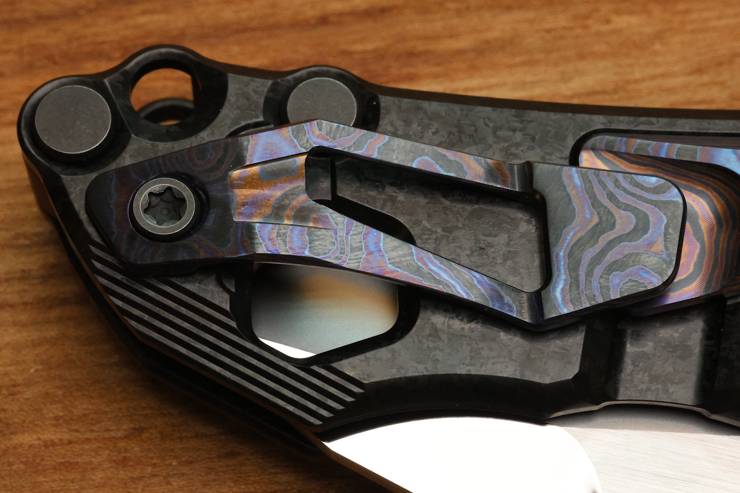 CUSTOM KNIFE FACTORY TRAKTOR CRYSTAL TI/ZIRCUTI/COPPER & TRI-TONE M390