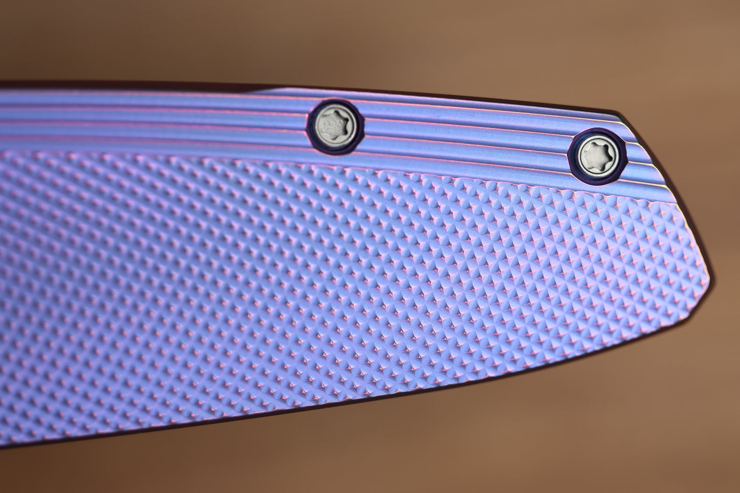 HOLT BLADEWORKS OUTLAW W/TITANIUM CHECKERED BURNISHED HANDLES & BOHLER NEAR MIRROR M390 #150 (PREOWNED)