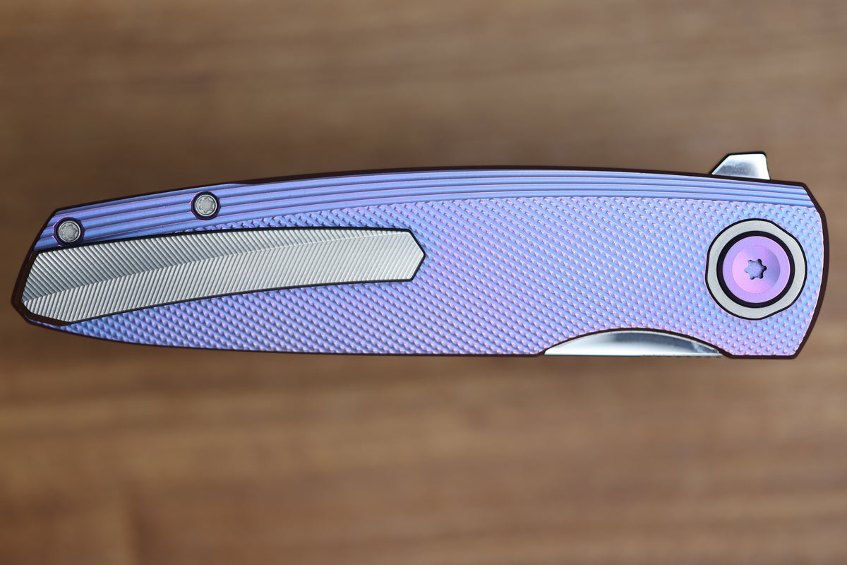 HOLT BLADEWORKS OUTLAW W/TITANIUM CHECKERED BURNISHED HANDLES & BOHLER NEAR MIRROR M390 #150 (PREOWNED)