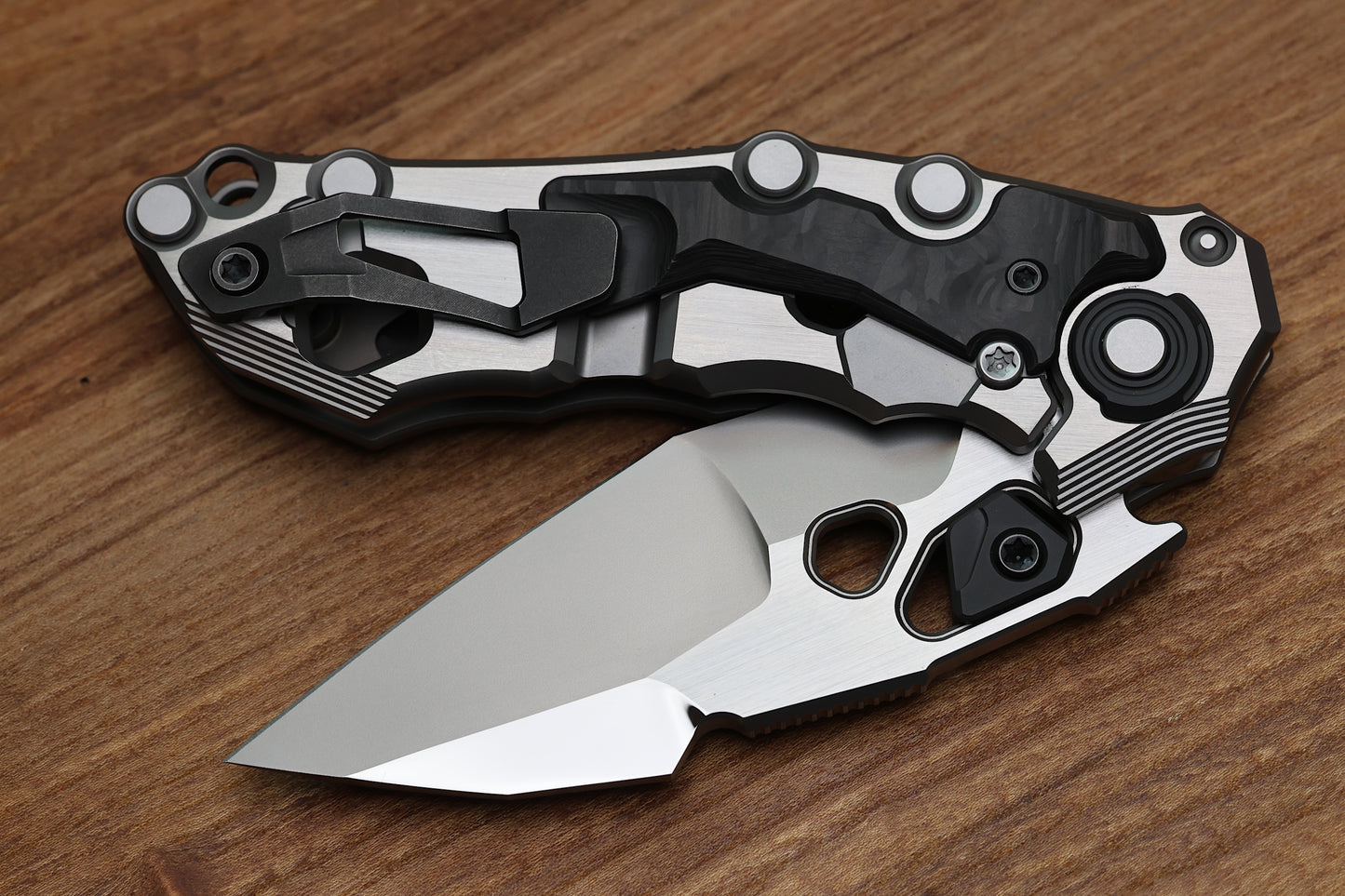 CUSTOM KNIFE FACTORY TRAKTOR TITANIUM/CARBON FIBER & TRI-TONE M390