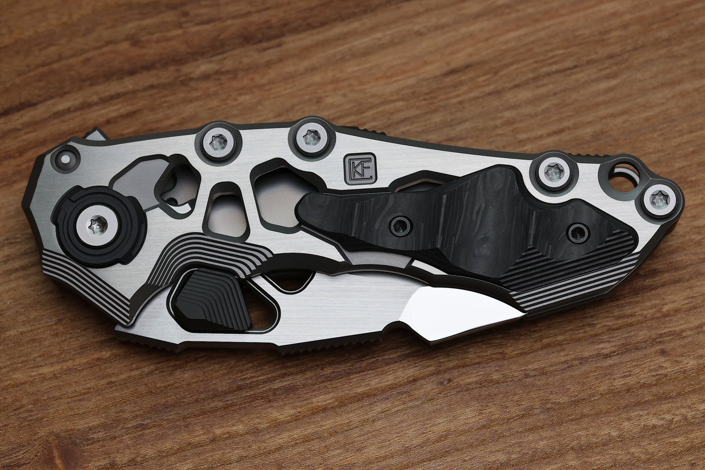 CUSTOM KNIFE FACTORY TRAKTOR TITANIUM/CARBON FIBER & TRI-TONE M390