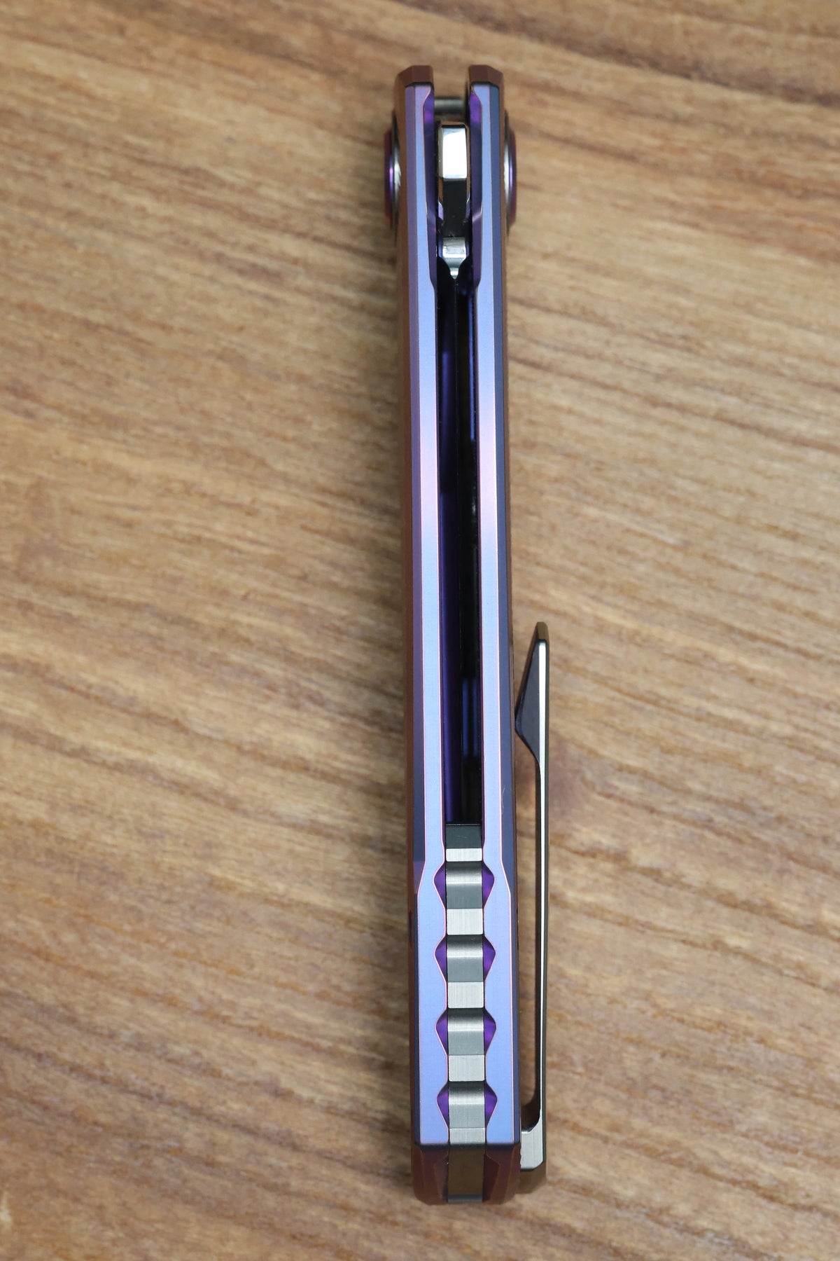 HOLT BLADEWORKS OUTLAW W/TITANIUM CHECKERED BURNISHED HANDLES & BOHLER NEAR MIRROR M390 #150 (PREOWNED)