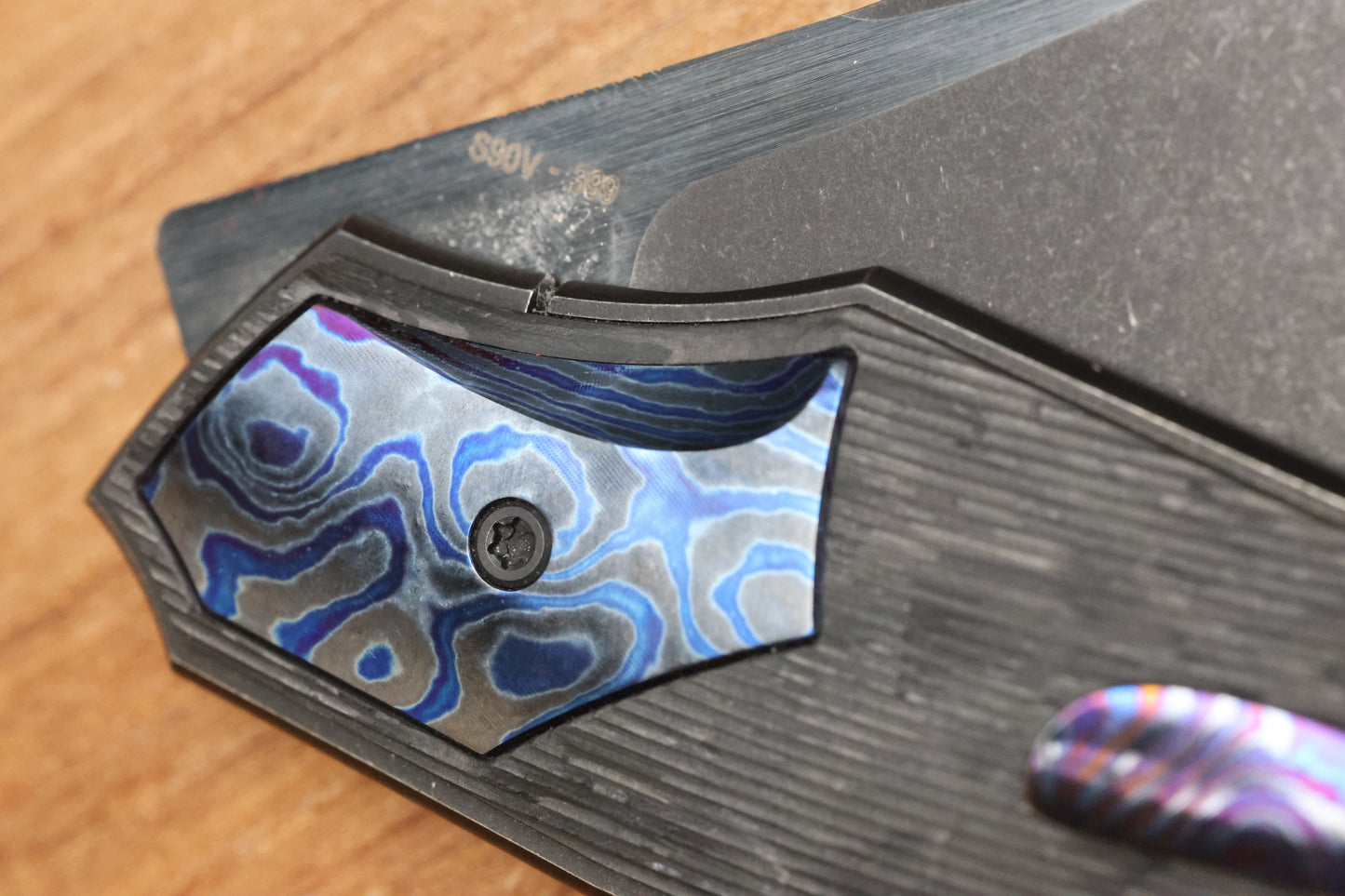 CUSTOM KNIFE FACTORY DAVLESS CARBON FIBER & ZIRCUTI W/ TWO TONE BLACKWASH S90V (PREOWNED)