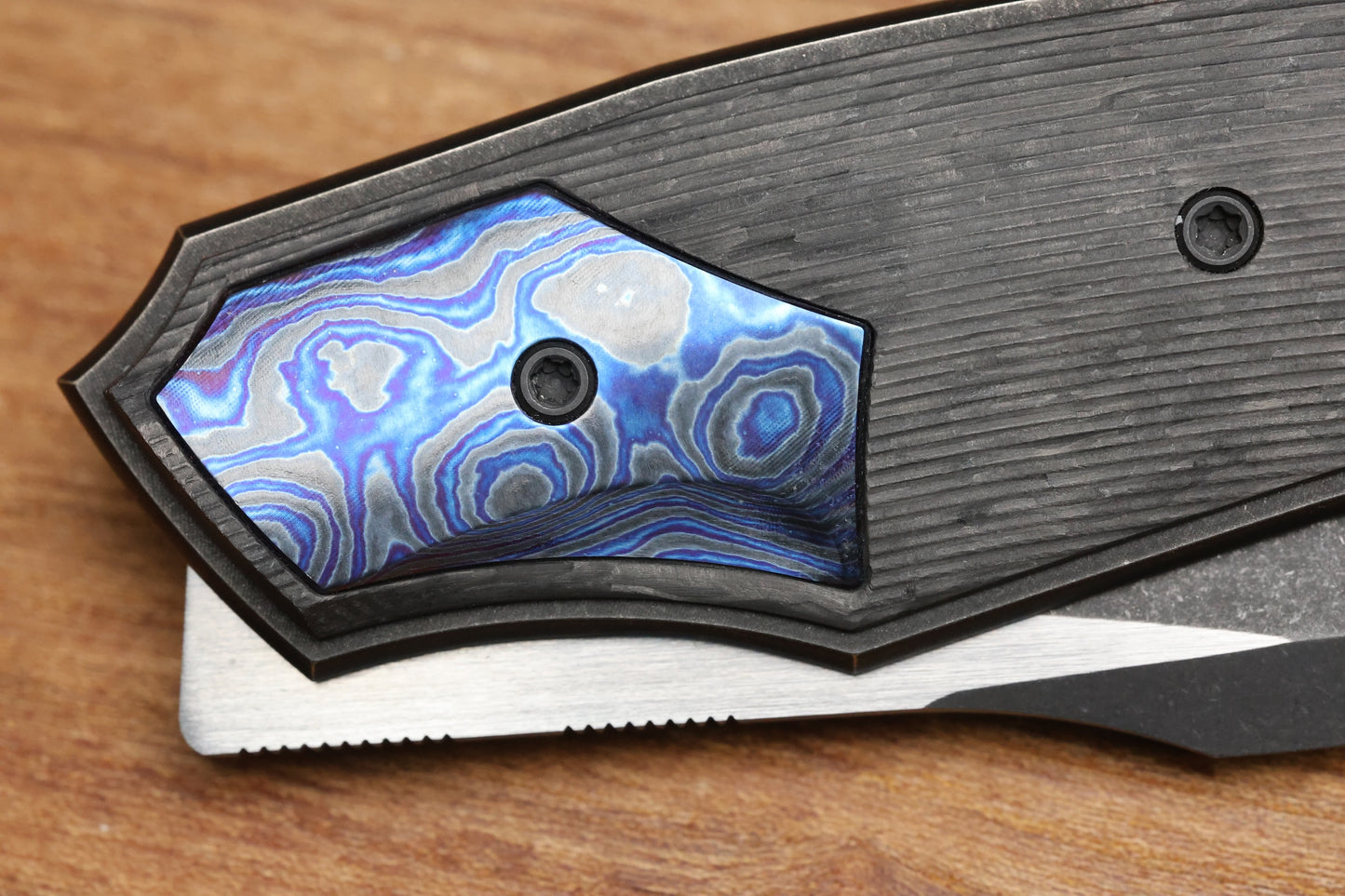 CUSTOM KNIFE FACTORY DAVLESS CARBON FIBER & ZIRCUTI W/ TWO TONE BLACKWASH S90V (PREOWNED)