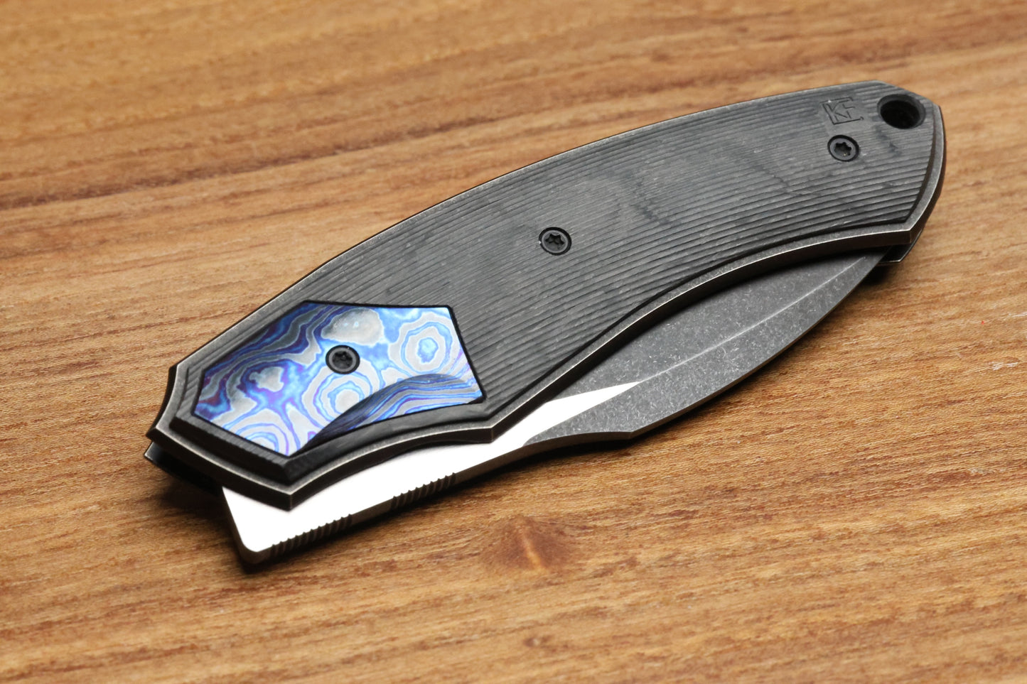CUSTOM KNIFE FACTORY DAVLESS CARBON FIBER & ZIRCUTI W/ TWO TONE BLACKWASH S90V (PREOWNED)