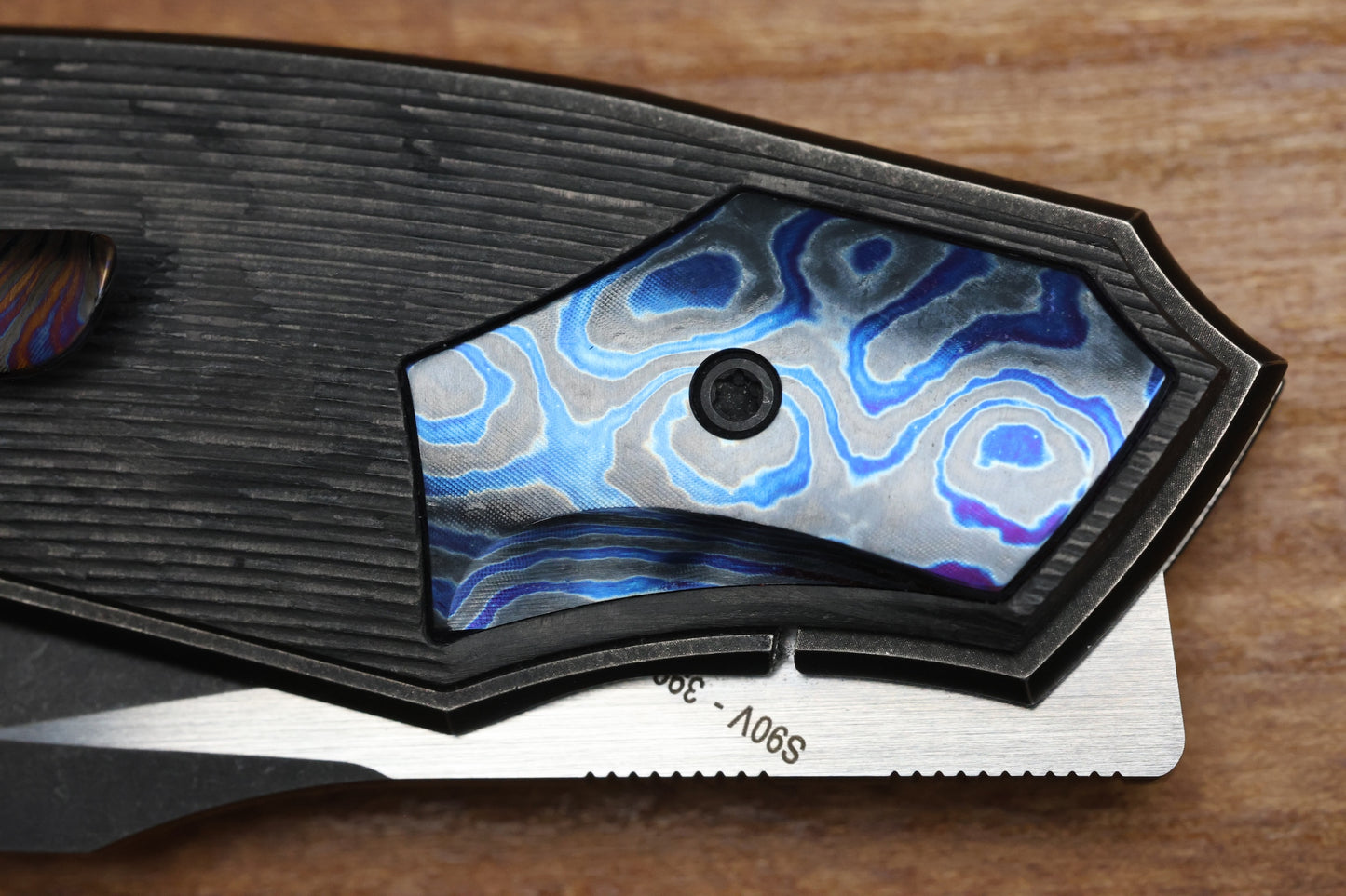 CUSTOM KNIFE FACTORY DAVLESS CARBON FIBER & ZIRCUTI W/ TWO TONE BLACKWASH S90V (PREOWNED)