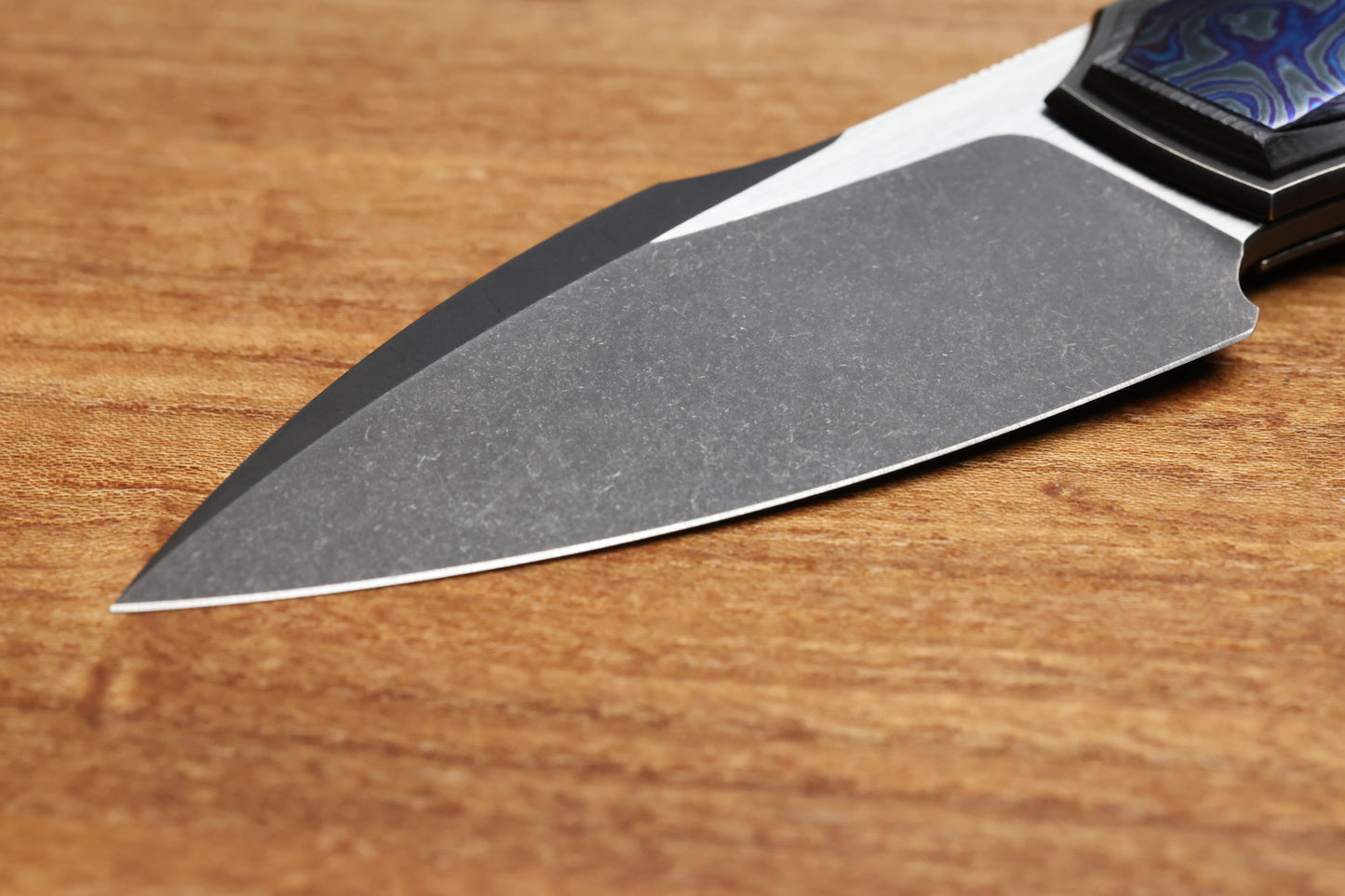 CUSTOM KNIFE FACTORY DAVLESS CARBON FIBER & ZIRCUTI W/ TWO TONE BLACKWASH S90V (PREOWNED)