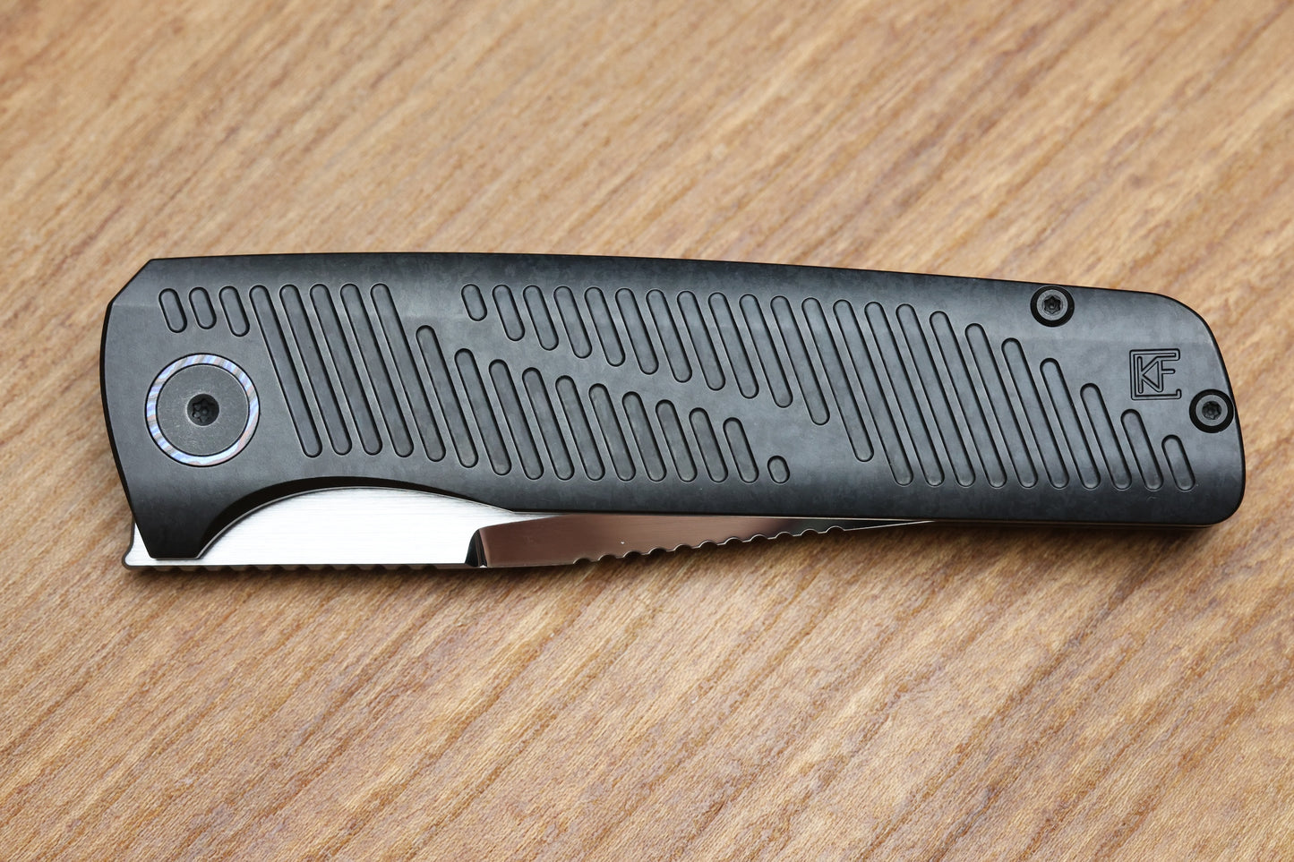 CUSTOM KNIFE FACTORY YETI GNOME 2.0 CRYSTAL TITANIUM & M398