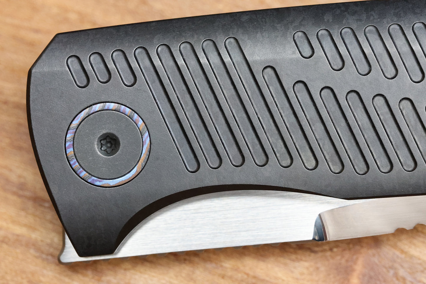 CUSTOM KNIFE FACTORY YETI GNOME 2.0 CRYSTAL TITANIUM & M398