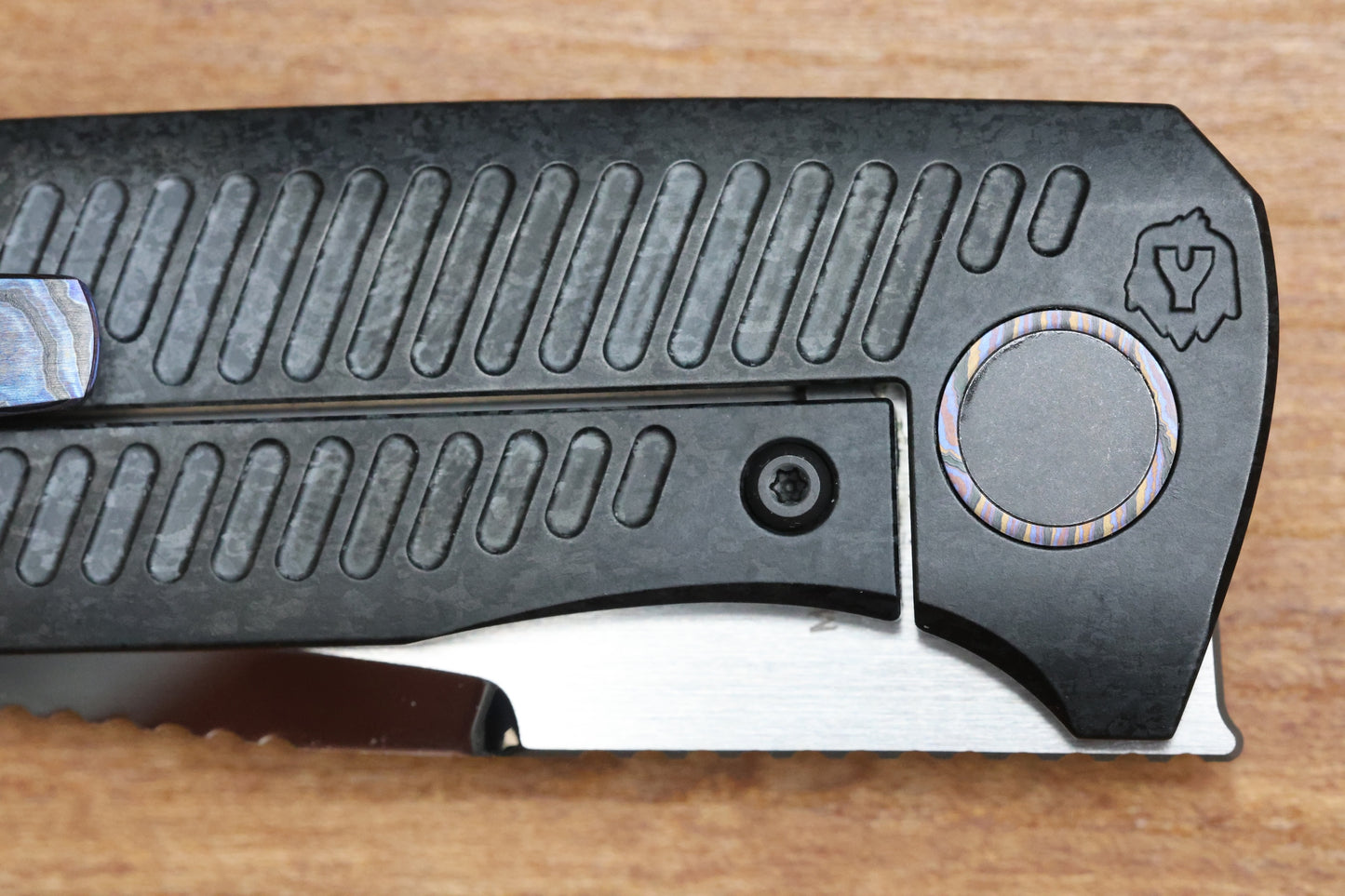 CUSTOM KNIFE FACTORY YETI GNOME 2.0 CRYSTAL TITANIUM & M398