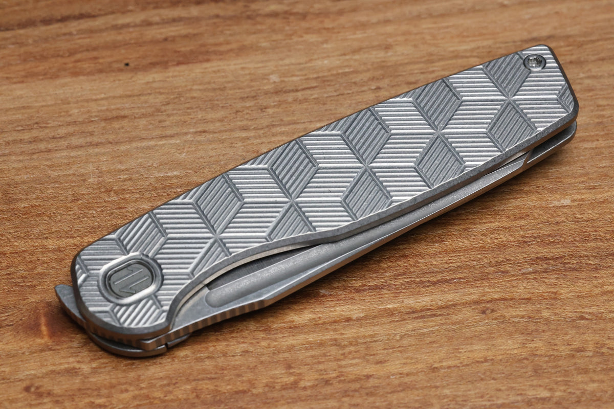 BROWN KNIVES CORTEX XL MILLED PATTERN TITANIUM AND HOLLOW GROUND SATIN MAGNACUT BLADE #414 (PREOWNED)